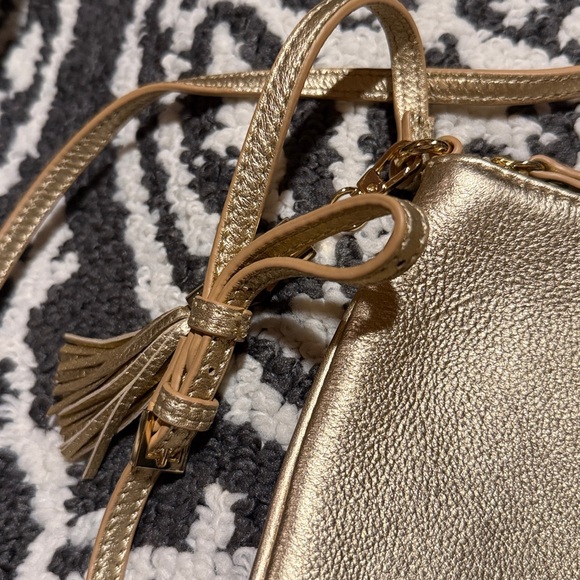 Lilly Pulitzer Gold Crossbody Bag - Picture 3 of 11